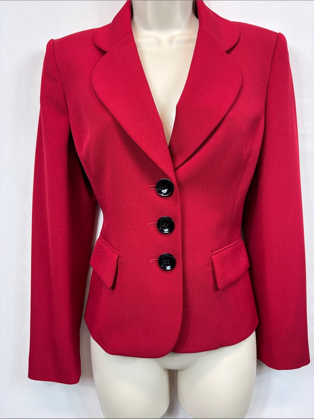 Kasper 4P Red Blazer with Curved Lapel GUC ….enjoy $4.99 shipping